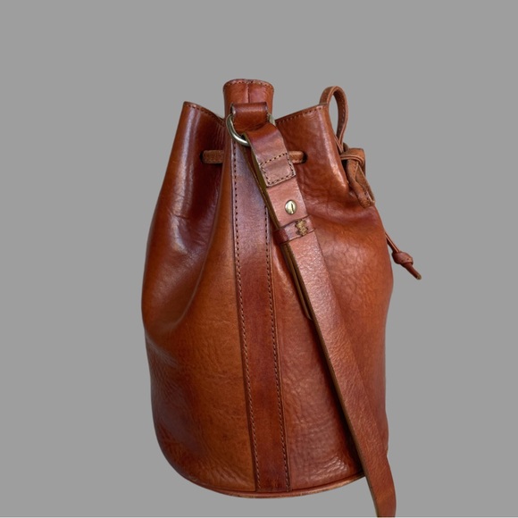 SEZANE Cognac Rich Brown Glossy Leather Crossbody Bucket Bag Farrow Shoulder Bag - Picture 11 of 17